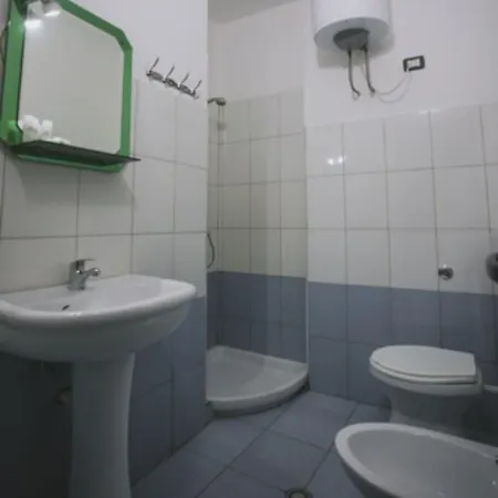 Mali I Robit * Golem (Tirana)