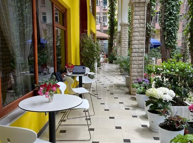 Mali I Robit Appartement Golem (Tirana)